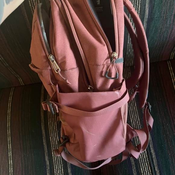 The North Face Recon Backpack - Picture 6 of 7